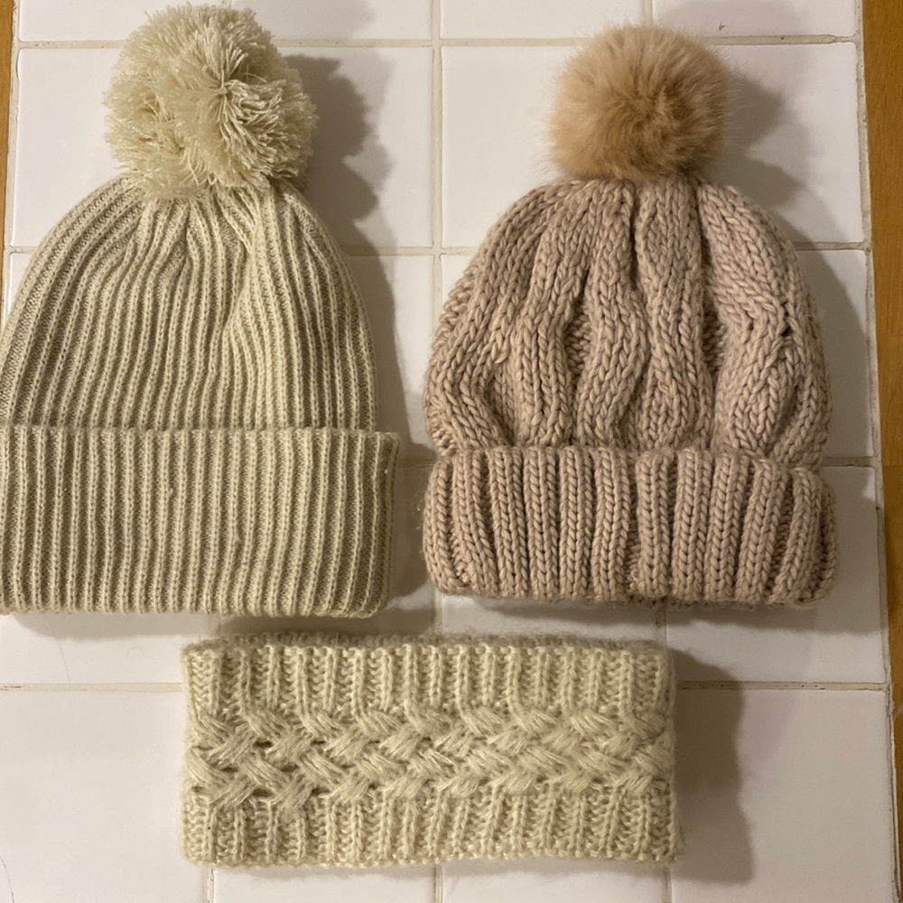 2 hats & a ear warmer winter package !